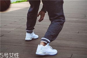 運動鞋網面發(fā)黃怎么辦？用牙膏輕松解決