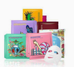 去黑頭面膜多久用一次？撕拉式和泥質(zhì)頻次不同