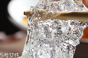 雪燕和桃膠能一起燉嗎？