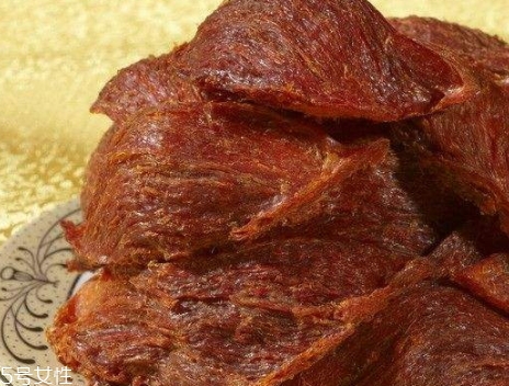 血燕窩和白燕窩區(qū)別 是高價(jià)值還是商家噱頭？