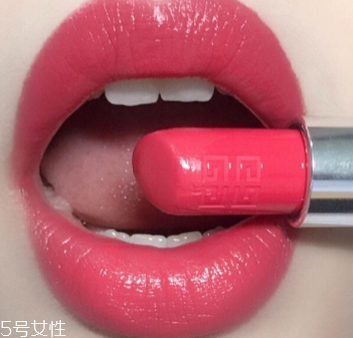 紀(jì)梵希小羊皮是啞光口紅嗎？官方強(qiáng)調(diào)半啞光質(zhì)地