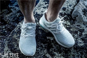 運(yùn)動(dòng)鞋夾腳怎么辦？巧妙利用濕報(bào)紙