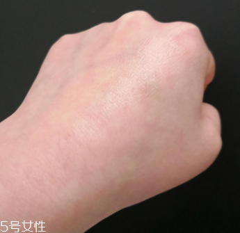 碧唇小藍(lán)罐怎么樣？滋潤效果超好