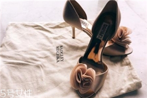 badgley mischka是什么牌子？高性價(jià)比婚鞋首選