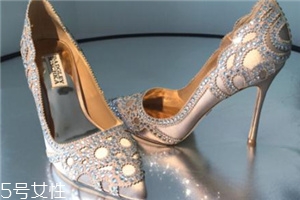 badgley mischka是哪個國家的牌子？超級貌美的小眾婚鞋