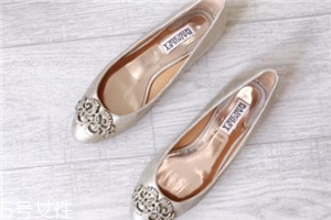 badgley mischka是幾線品牌？穿上它讓婚禮不留遺憾