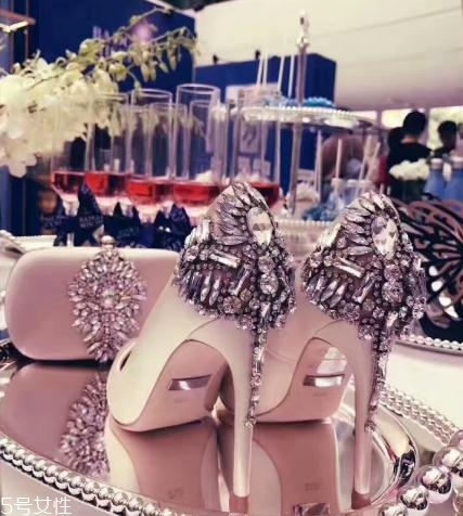 badgley mischka鞋子多少錢？比jc、rv價(jià)格美麗多了