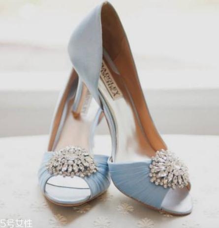 badgley mischka鞋子在哪買？美到挪不開眼的藝術(shù)品