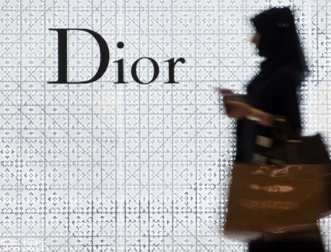 dior迪奧和香奈兒化妝品哪個好？檔次更高