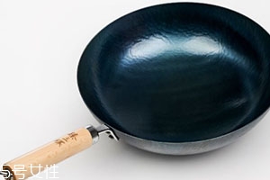 章丘鐵鍋怎么開鍋？臻三環(huán)鐵鍋開鍋教程