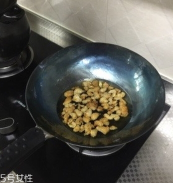 章丘鐵鍋怎么開鍋？臻三環(huán)鐵鍋開鍋教程