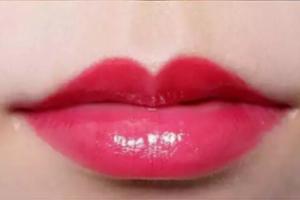 TF口紅10號(hào)是什么顏色？飽滿玫紅色