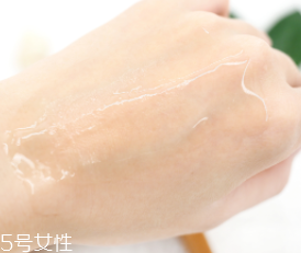 悅詩(shī)風(fēng)吟小綠瓶用在哪個(gè)步驟？用在水乳前
