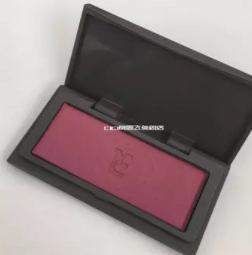 黃皮用什么顏色的腮紅？選擇與黃色互補的紫色