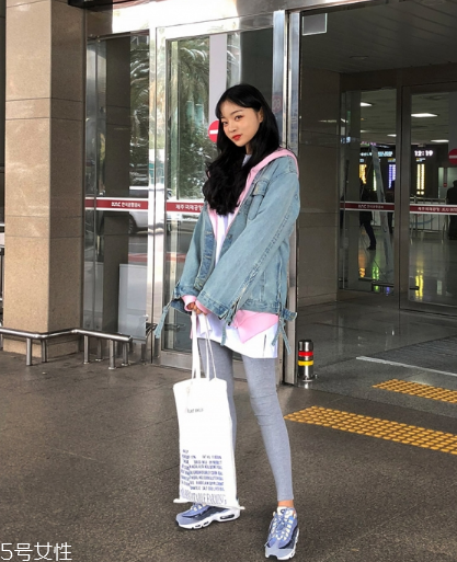 牛仔上衣配什么鞋子？輕松凹出街拍潮范