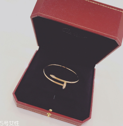 卡地亞手鐲會(huì)掉鉆嗎？忠貞愛(ài)情的特別見(jiàn)證