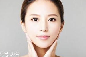 美白產(chǎn)品白天用好還是晚上用好？白天可以用