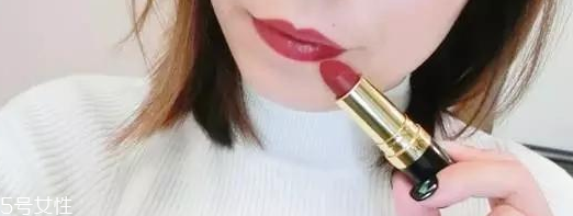 露華濃黑管口紅怎么樣？4種質(zhì)地全試色