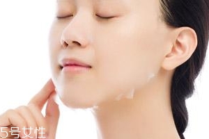 長痘痘可以敷玻尿酸面膜嗎？幫助痘肌恢復(fù)