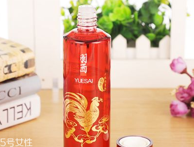 國產(chǎn)化妝水哪個牌子好 護(hù)膚過程必備單品