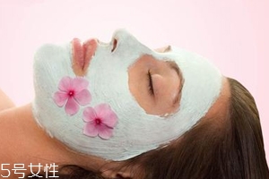 敷完面膜不洗臉會(huì)怎么樣？粉刺悶痘毛孔堵塞