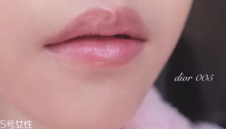 迪奧005和004哪個(gè)好看？