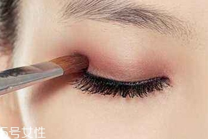 眉粉可以當(dāng)眼影粉用嗎？完全可以