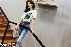 牛仔褲染上紅色怎么辦？牛仔褲染色別擔心