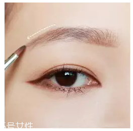 眉粉怎么畫眉毛好看？這么用眉妝超完美