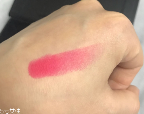 魅可珊瑚色口紅是幾號？relentlessly red桃花粉