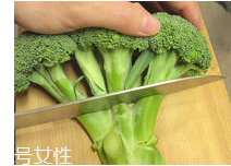 花椰菜怎么切？把整莖切掉最好炒
