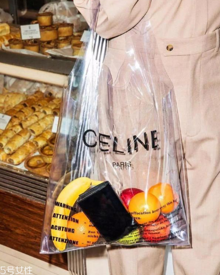 celine塑料袋多少錢？被代購炒翻天塑料包