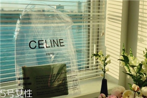 celine塑料袋多少錢？被代購炒翻天塑料包