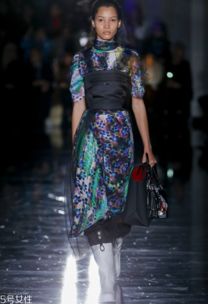 prada2018秋冬系列好看嗎_款式有哪些？