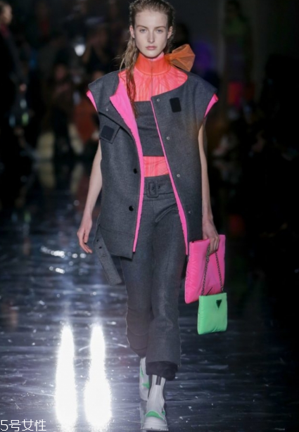 prada2018秋冬系列好看嗎_款式有哪些？