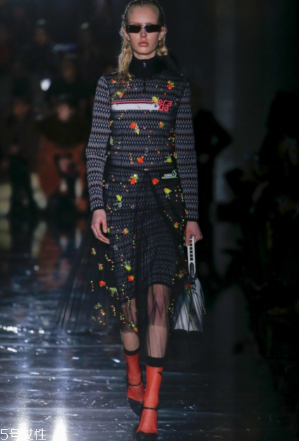 prada2018秋冬系列好看嗎_款式有哪些？