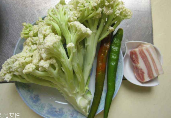花菜不熟會(huì)中毒嗎？不要這樣嘗試