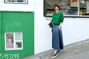 衛(wèi)衣搭配牛仔裙好看嗎？瞬間減齡變少女