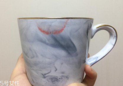 阿瑪尼401和402哪個好看？401黃皮摯愛