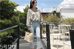 牛仔褲a和b有什么區(qū)別？牛仔褲版型大不同