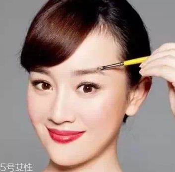 怎么化標(biāo)準(zhǔn)眉？三點(diǎn)法打造親和眉形