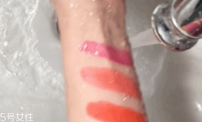 曼丹保濕卸妝水怎么樣？防水口紅卸不掉