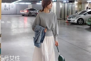衛(wèi)衣搭配長裙好看嗎？早春凹足造型感