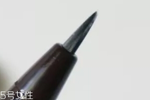 液體眉筆有什么缺點？不易操作不適合新手
