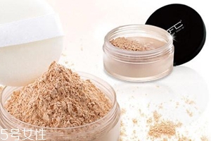 定妝粉用多了會怎么樣？妝效厚重不透氣