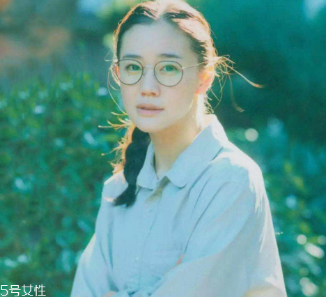 鹽系女生怎樣穿搭？清新無(wú)公害的鄰家女孩