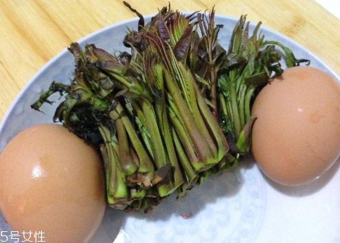 香椿吃了上火嗎？怕上火吃涼拌香椿