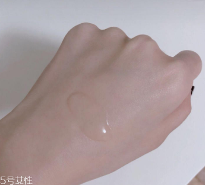 chanel山茶花保濕精華水好用嗎？補水底妝神器