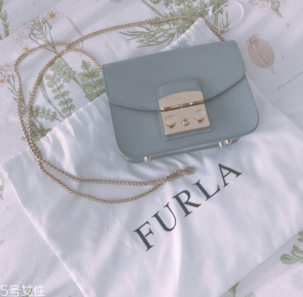 furla包包怎么打開(kāi)？超百搭的心機(jī)包包
