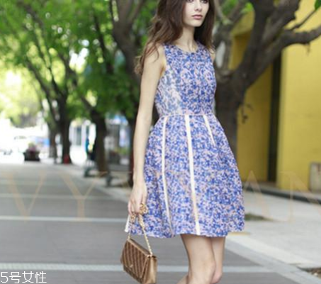 職業(yè)裝怎么穿好看？褪去稚氣邁向成熟